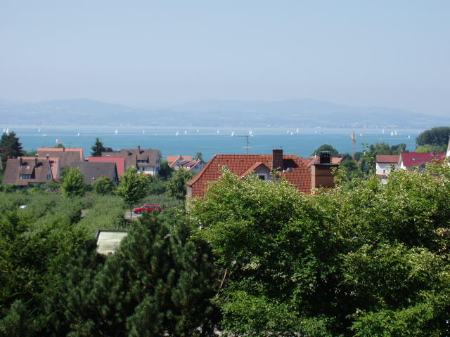Blick von der Terrasse über Kressbronn nach Süden